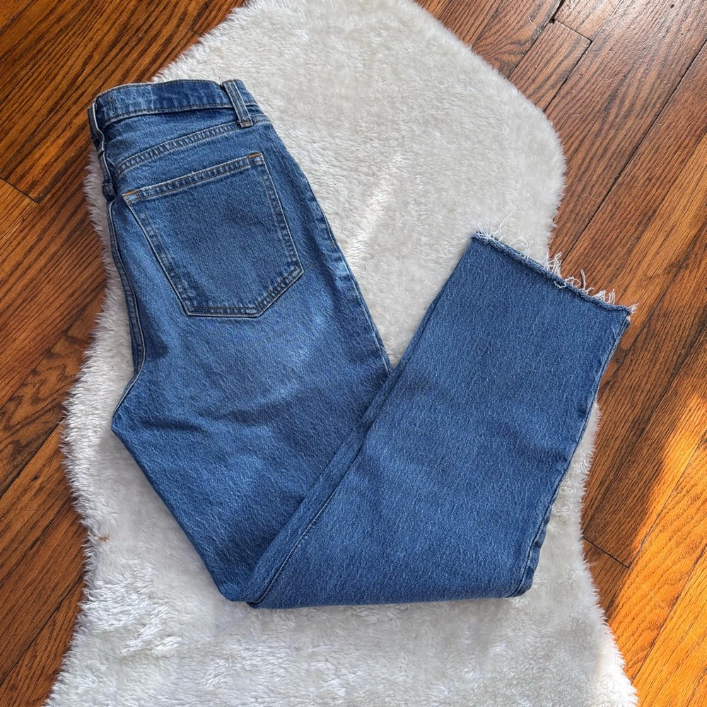 Abercrombie & Fitch The 90’s Straight Ultra High Rise Raw Hem Jeans Sz 28/6R